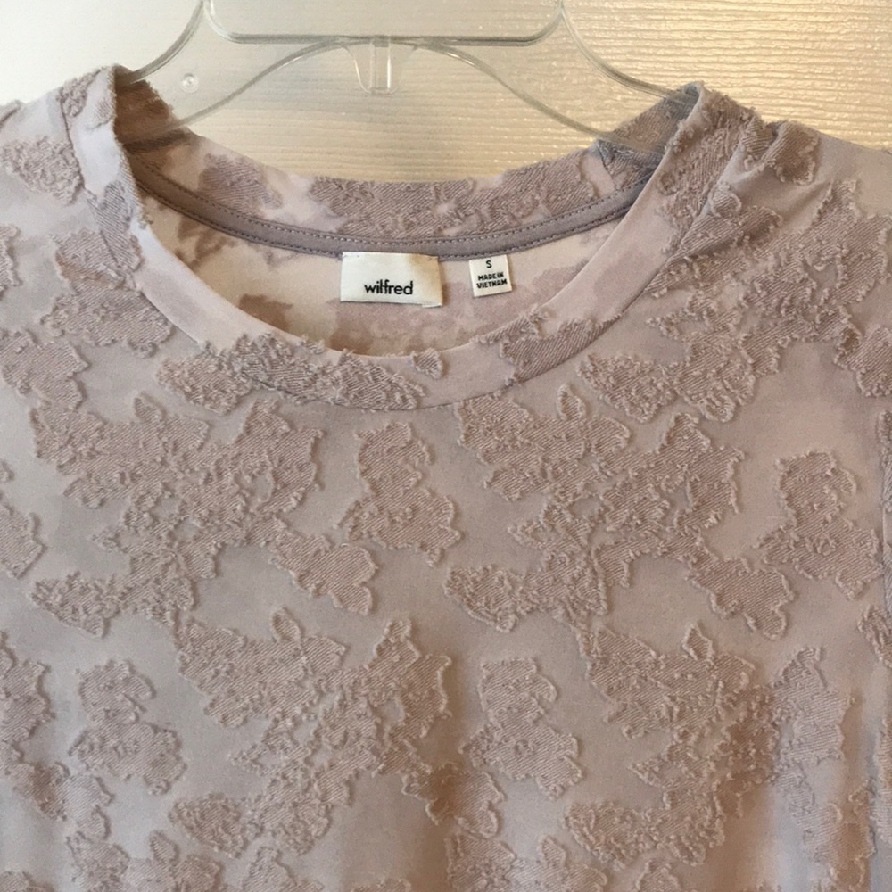Aritzia Wilfred Dusty Pink Floral textured Top - Picture 6 of 6